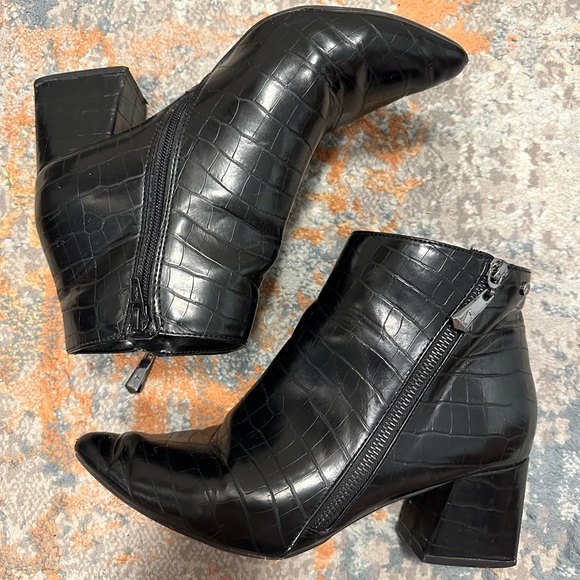 Simply Vera Vera Wang Shoes - Black Booties